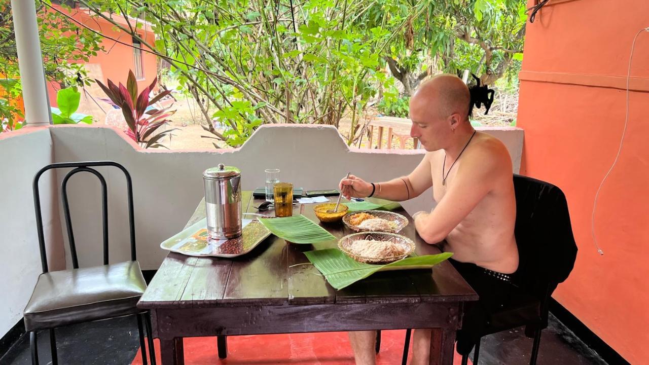 Coconut Leaf Shadow Guest Homestay Nilaveli