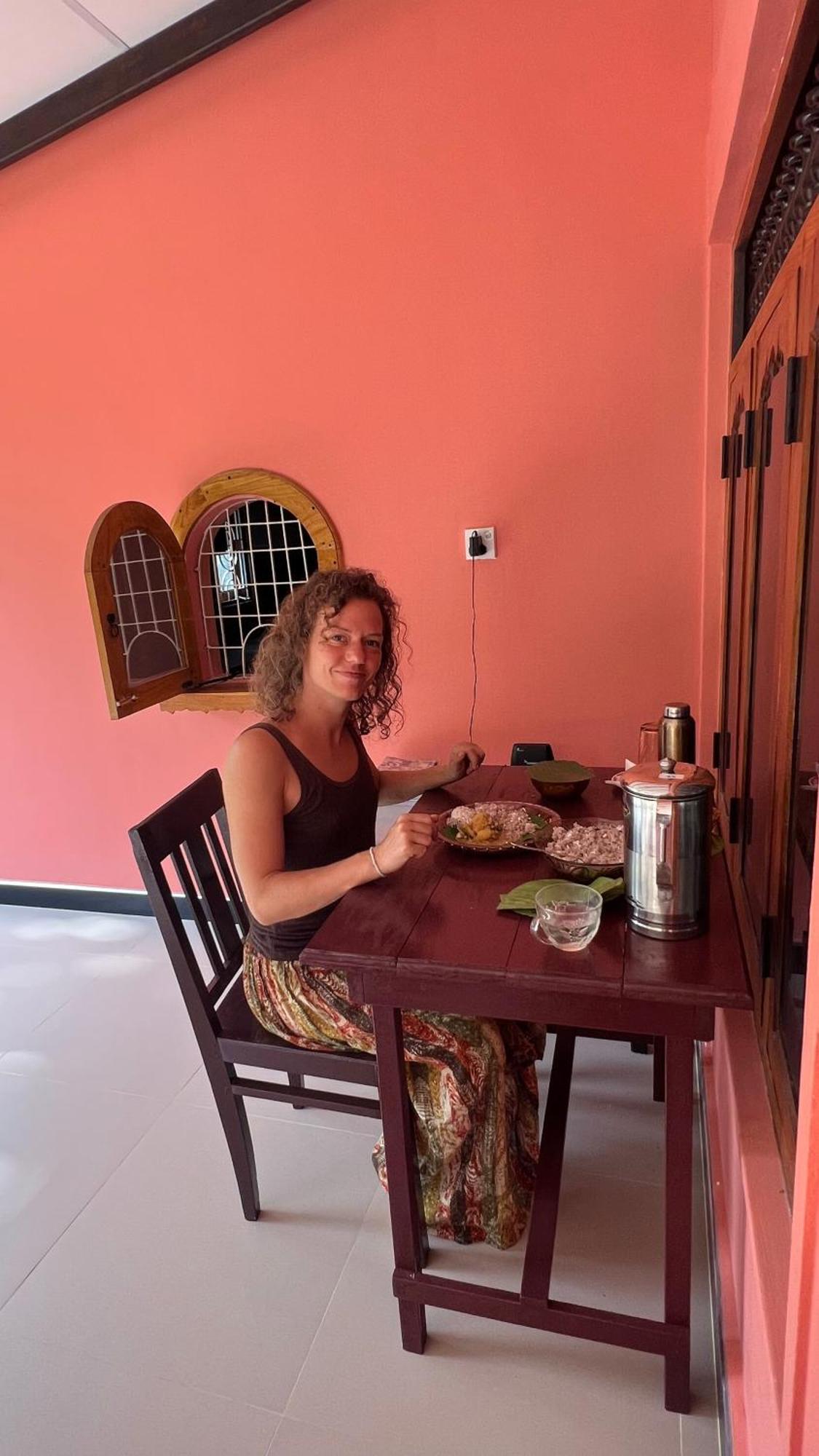 Coconut Leaf Shadow Guest Homestay *