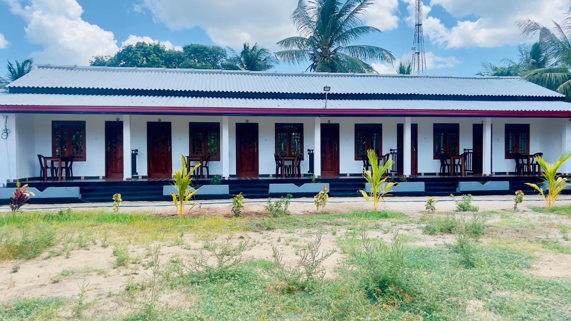 Coconut Leaf Shadow Guest Homestay Nilaveli